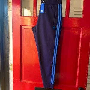 Adidas joggers three leaf logo